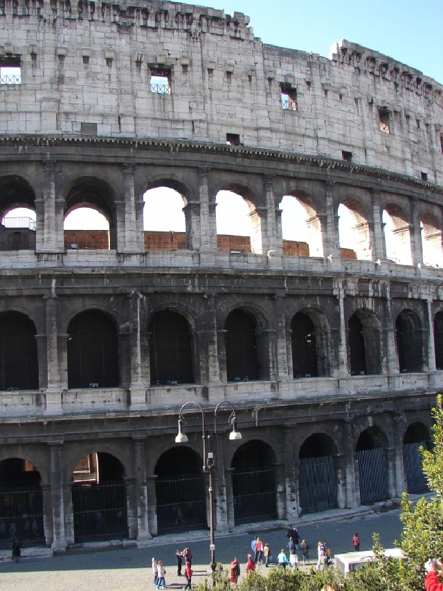 2008/03(March)/AroundTheWorld/Rome/640x480_Coliseum.jpg