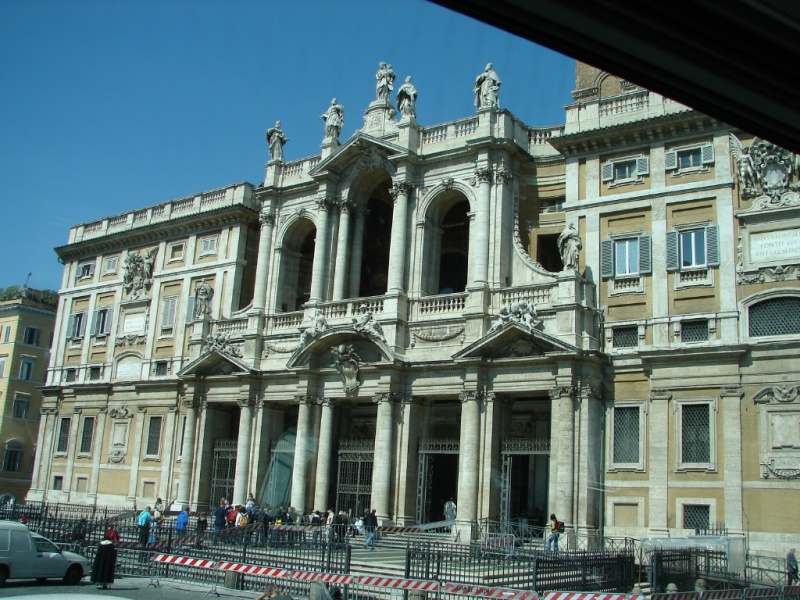 2008/03(March)/AroundTheWorld/Rome/800x600_Basicila.jpg