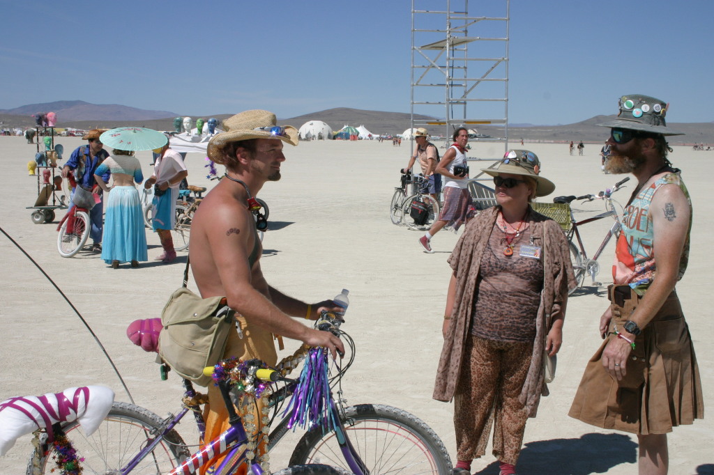2005/BurningMan/1024x768_IMG_1785.JPG