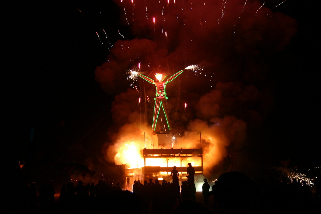 2005/BurningMan/1024x768_IMG_1860.JPG