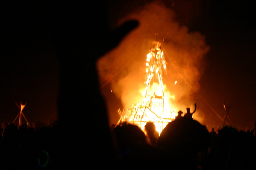 2005/BurningMan/1024x768_IMG_1909.JPG