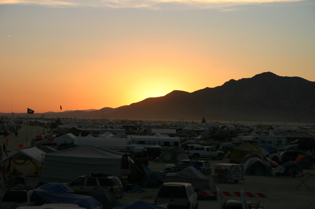 2005/BurningMan/1024x768_IMG_1936.JPG