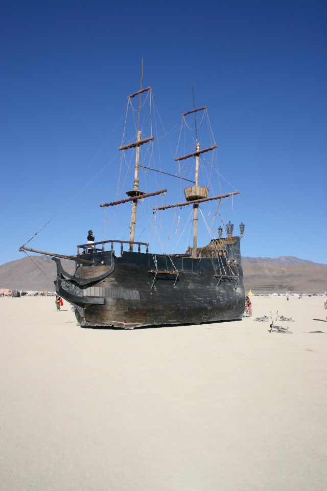 2005/BurningMan/640x480_IMG_1725.JPG