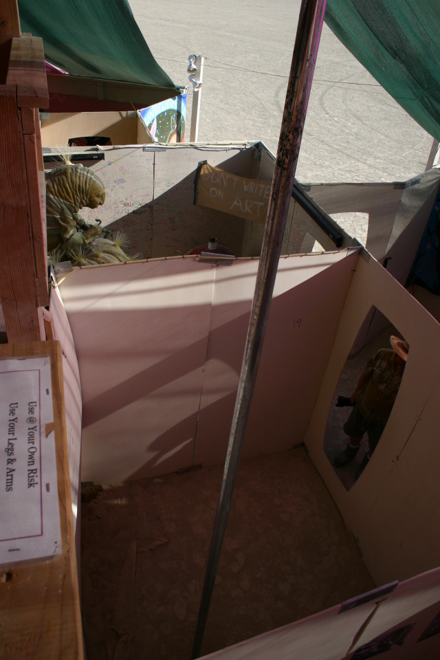 2005/BurningMan/640x480_IMG_1740.JPG