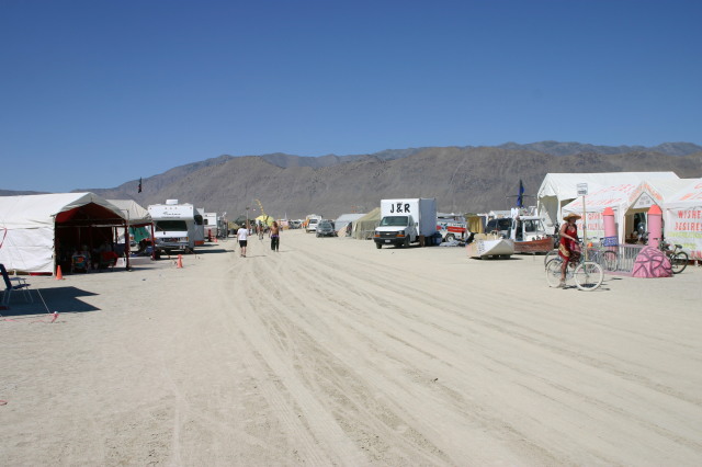 2005/BurningMan/640x480_IMG_1753.JPG
