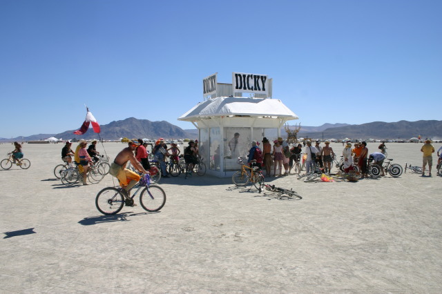 2005/BurningMan/640x480_IMG_1759.JPG