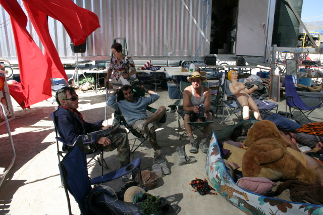 2005/BurningMan/640x480_IMG_1789.JPG