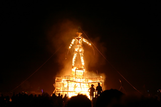 2005/BurningMan/640x480_IMG_1905.JPG