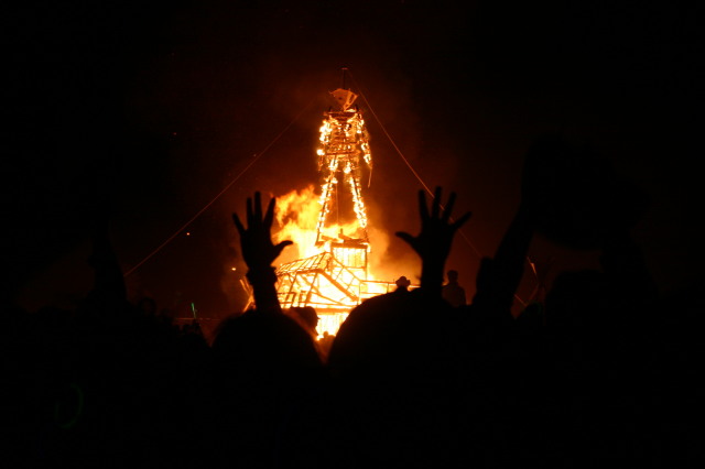 2005/BurningMan/640x480_IMG_1910.JPG