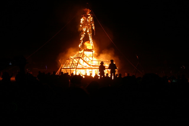 2005/BurningMan/640x480_IMG_1913.JPG