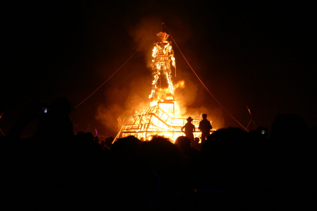 2005/BurningMan/640x480_IMG_1914.JPG