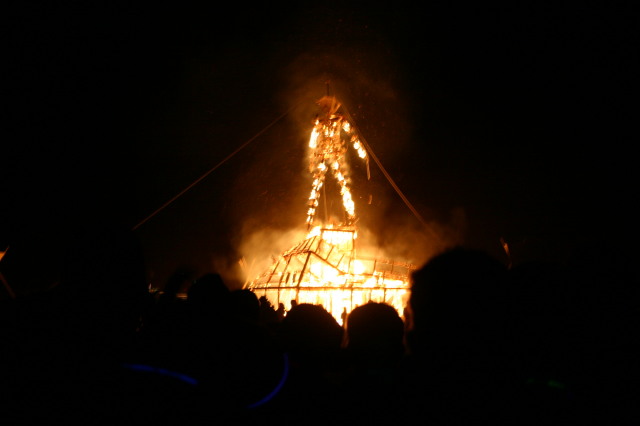 2005/BurningMan/640x480_IMG_1917.JPG