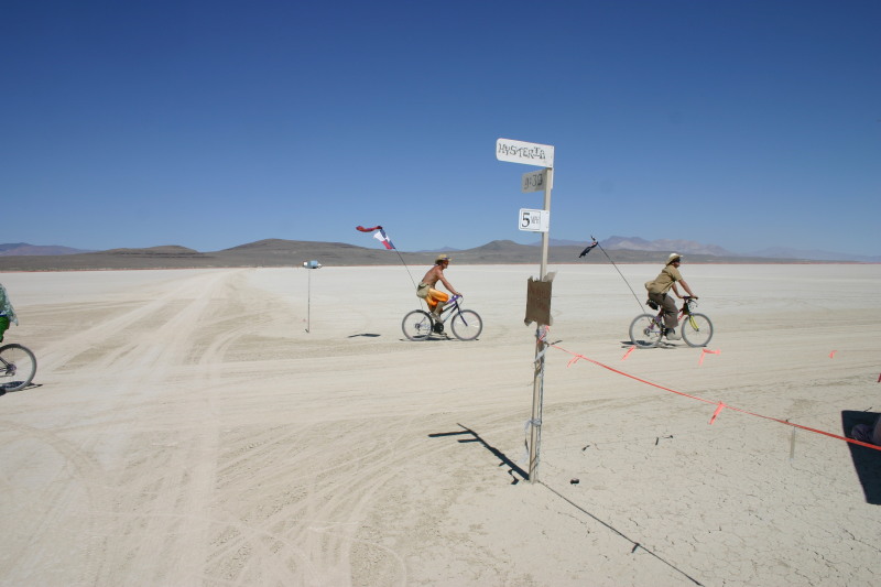 2005/BurningMan/800x600_IMG_1767.JPG