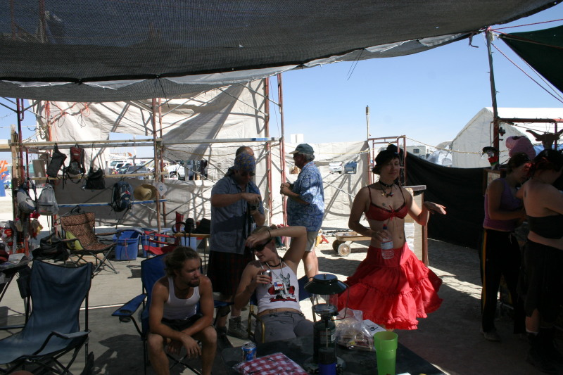 2005/BurningMan/800x600_IMG_1791.JPG