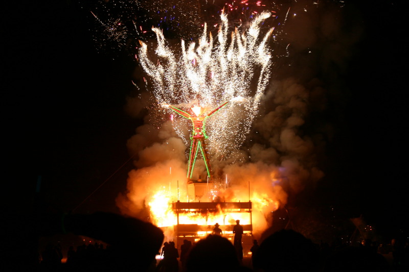 2005/BurningMan/800x600_IMG_1861.JPG
