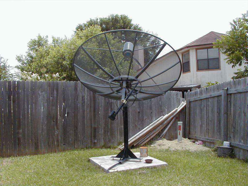 Large_picture_of_Satellite_Dish.jpg