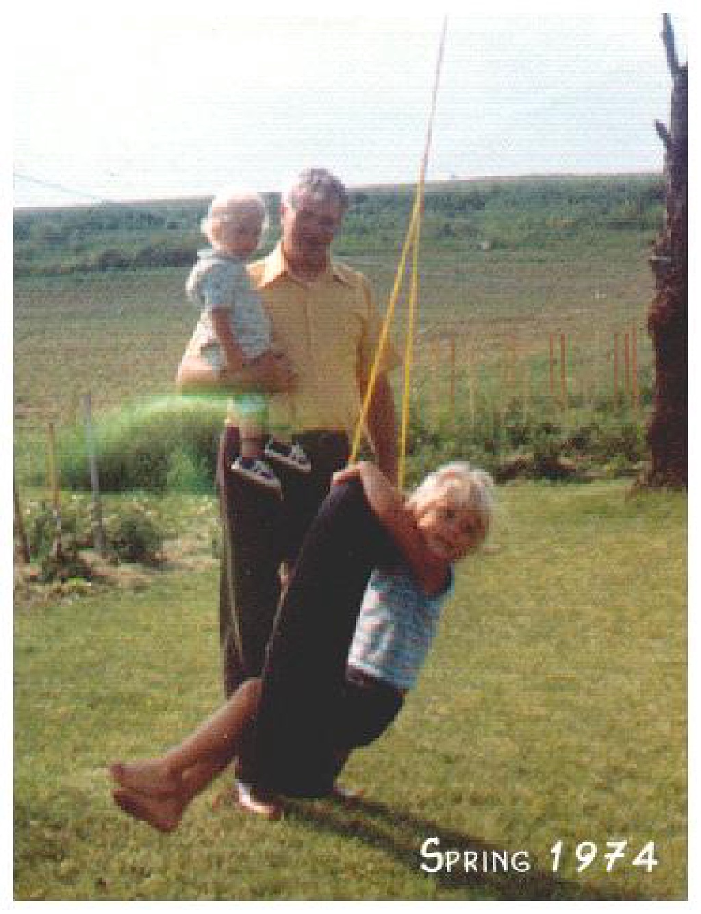 1974-04-Gramphi-Justin-Travis-TireSwing.jpg