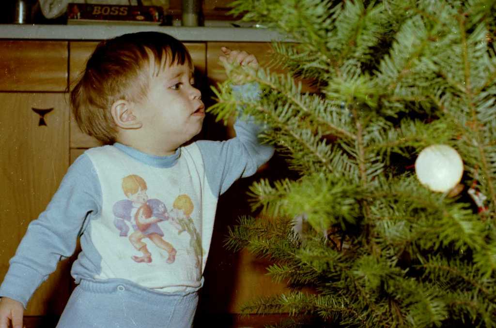1970-1991-Jim-Janeen-first-20years/1024x768_1981-11-THANKSMAS03.jpg