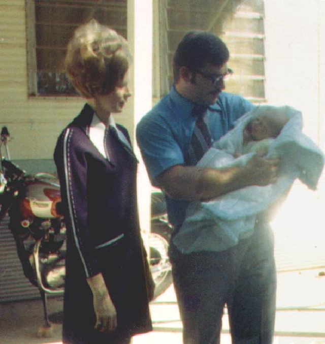 1970-1991-Jim-Janeen-first-20years/640x480_1970-09-24-Travis-Mom-Dad.JPG