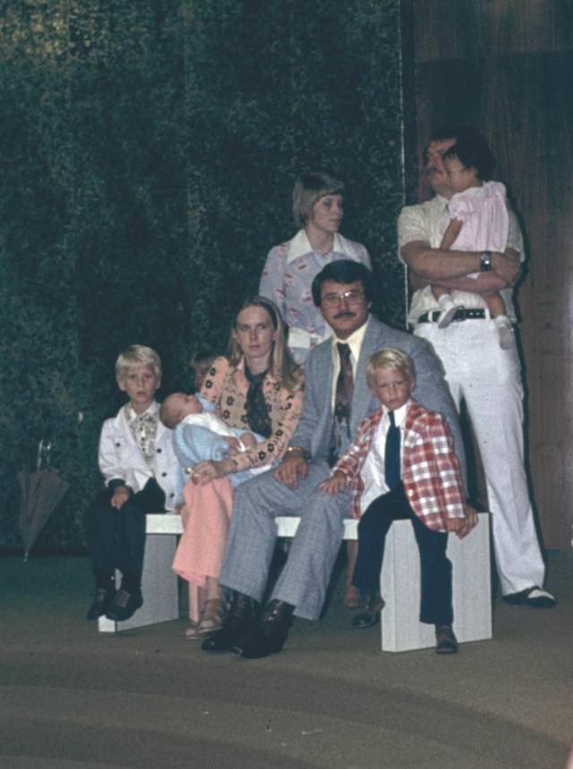 1970-1991-Jim-Janeen-first-20years/640x480_1976-05-30-4-Josh-Baptism-Day.JPG