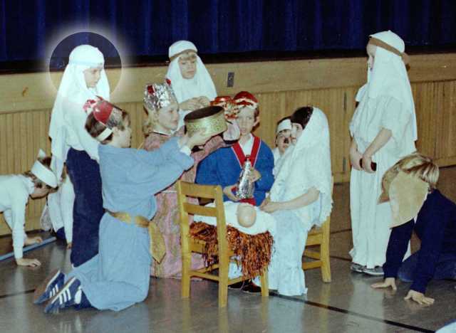 1970-1991-Jim-Janeen-first-20years/640x480_1983-12-JOSH-CHRISTMAS-PLAY01.jpg