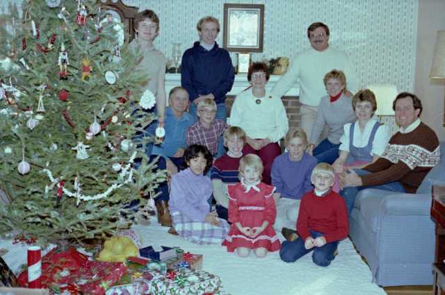 1970-1991-Jim-Janeen-first-20years/640x480_1983-12-JOSH-CHRISTMAS-PLAY04.jpg