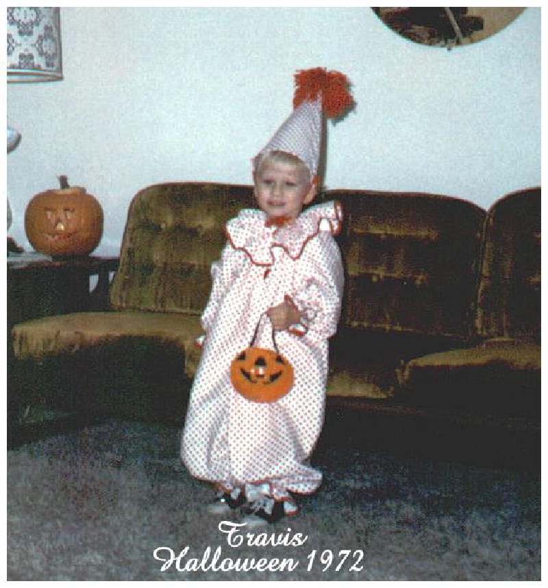 1970-1991-Jim-Janeen-first-20years/800x600_1972-10-TravisHalloween.jpg
