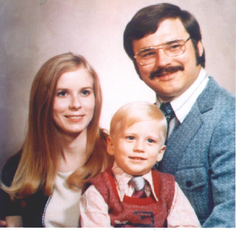 1970-1991-Jim-Janeen-first-20years/800x600_1972-JJ-Travis-Christmas-Card.jpg
