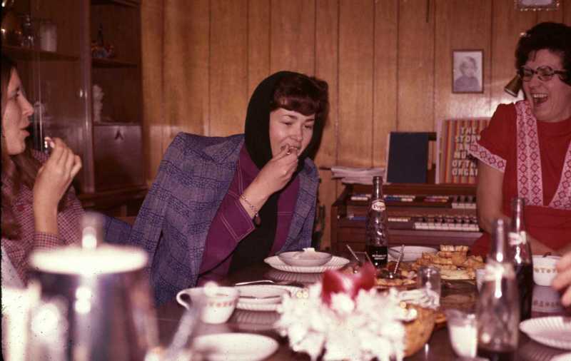 1974-12-Scott-Christmas-02.jpg