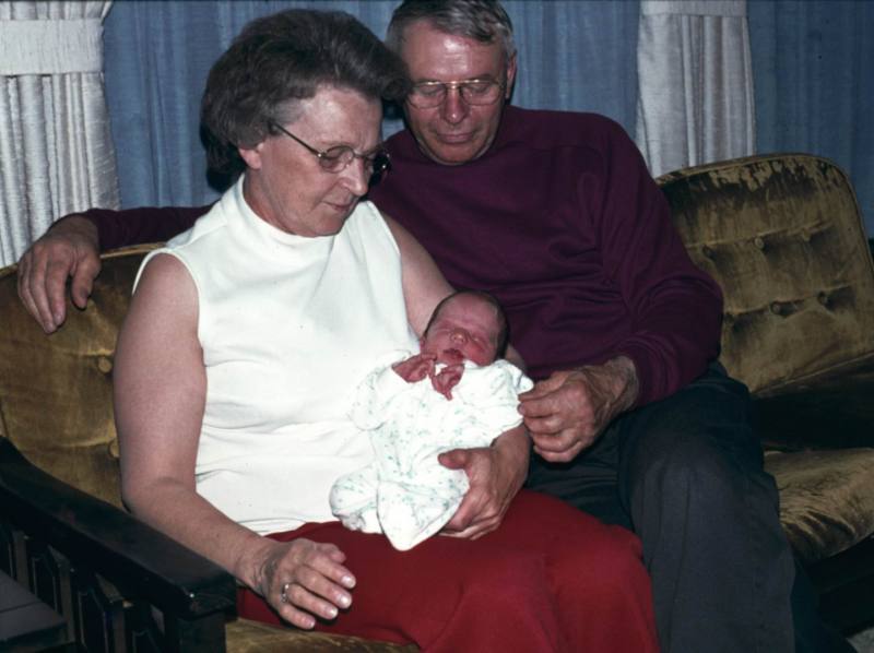 1970-1991-Jim-Janeen-first-20years/800x600_1976-04-29-2-Josh-Comes-Home.JPG
