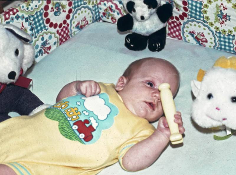 1970-1991-Jim-Janeen-first-20years/800x600_1976-06-09-Josh-2-months.JPG