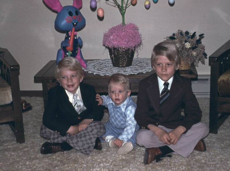 1970-1991-Jim-Janeen-first-20years/800x600_1977-03-3-Easter.JPG