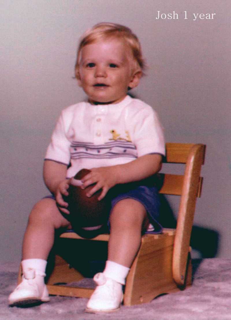1970-1991-Jim-Janeen-first-20years/800x600_1977-04-Josh-1-year.jpg