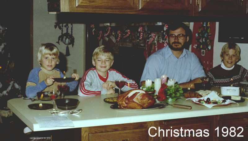 1970-1991-Jim-Janeen-first-20years/800x600_1981-12-CHRISTMAS03.jpg