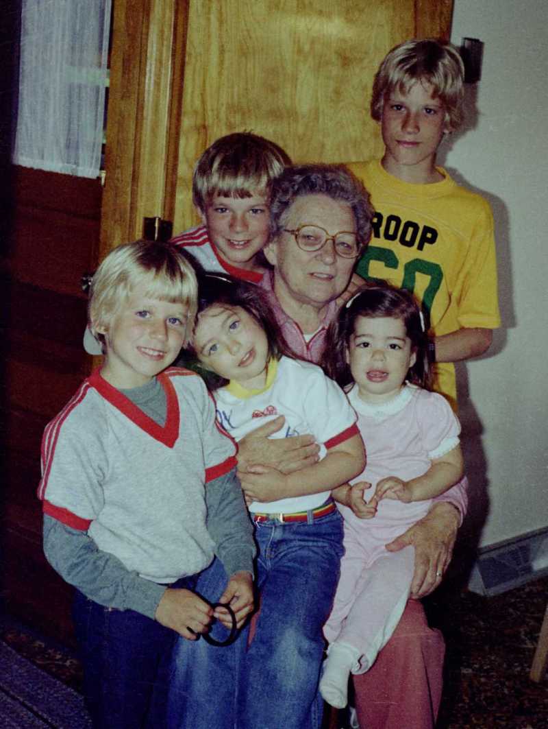 1970-1991-Jim-Janeen-first-20years/800x600_1982-06-01-GrandmaHi-Birthday.jpg