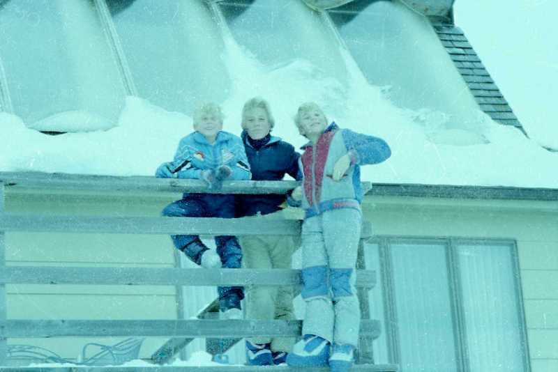 1970-1991-Jim-Janeen-first-20years/800x600_1983-12-SLEDDERS04.jpg