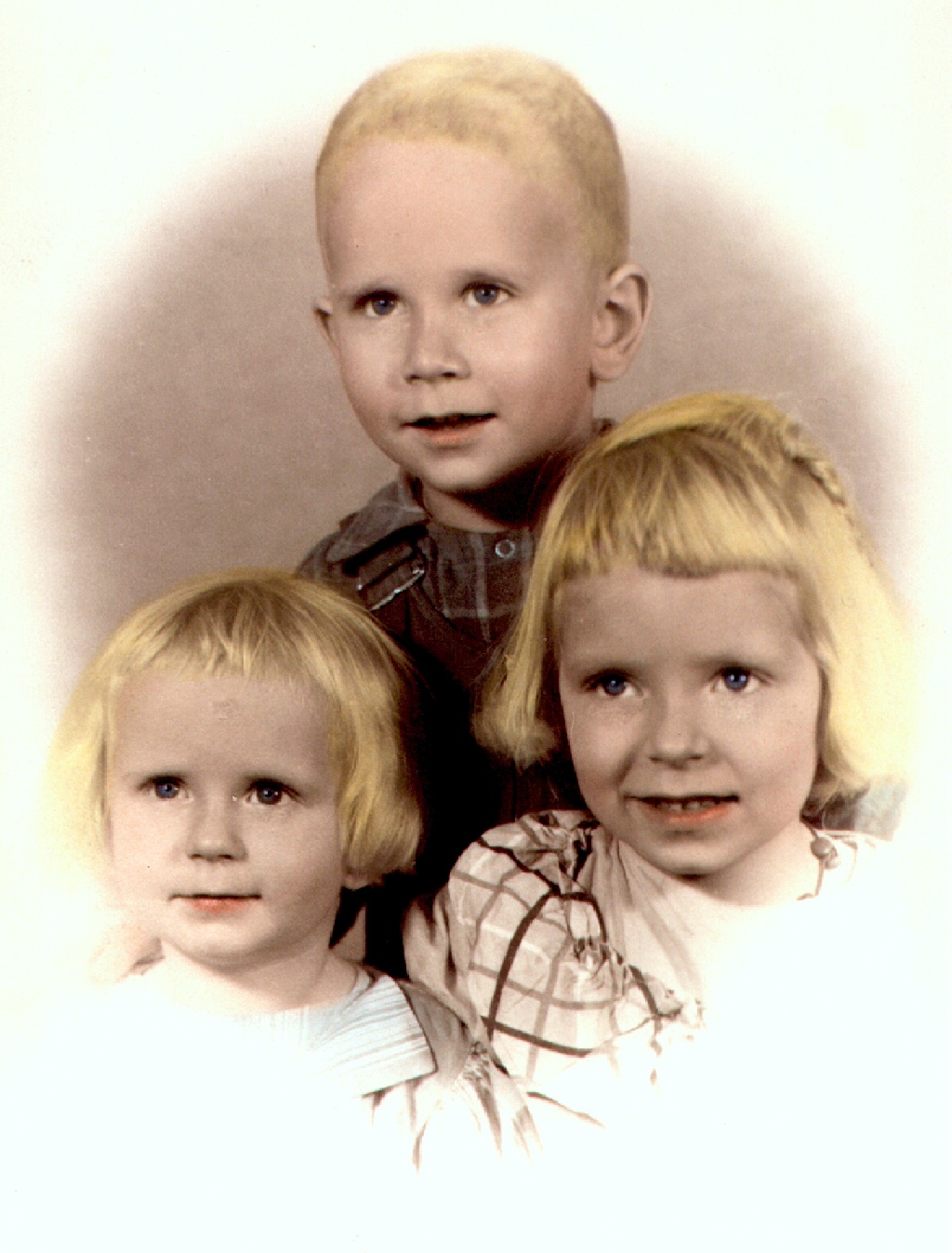 1951-Janeen-Tim-Marci.jpg