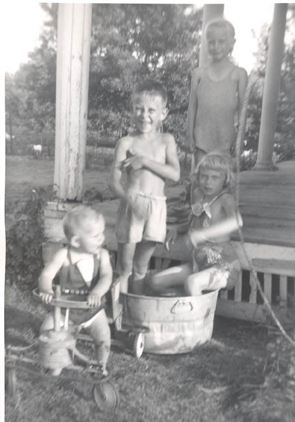Janeen-Scott-Family-History/1024x768_1954-08-4-Scott-Kids.jpg