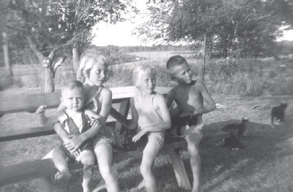 Janeen-Scott-Family-History/1024x768_1954-08-4-Scott-Kids2.jpg