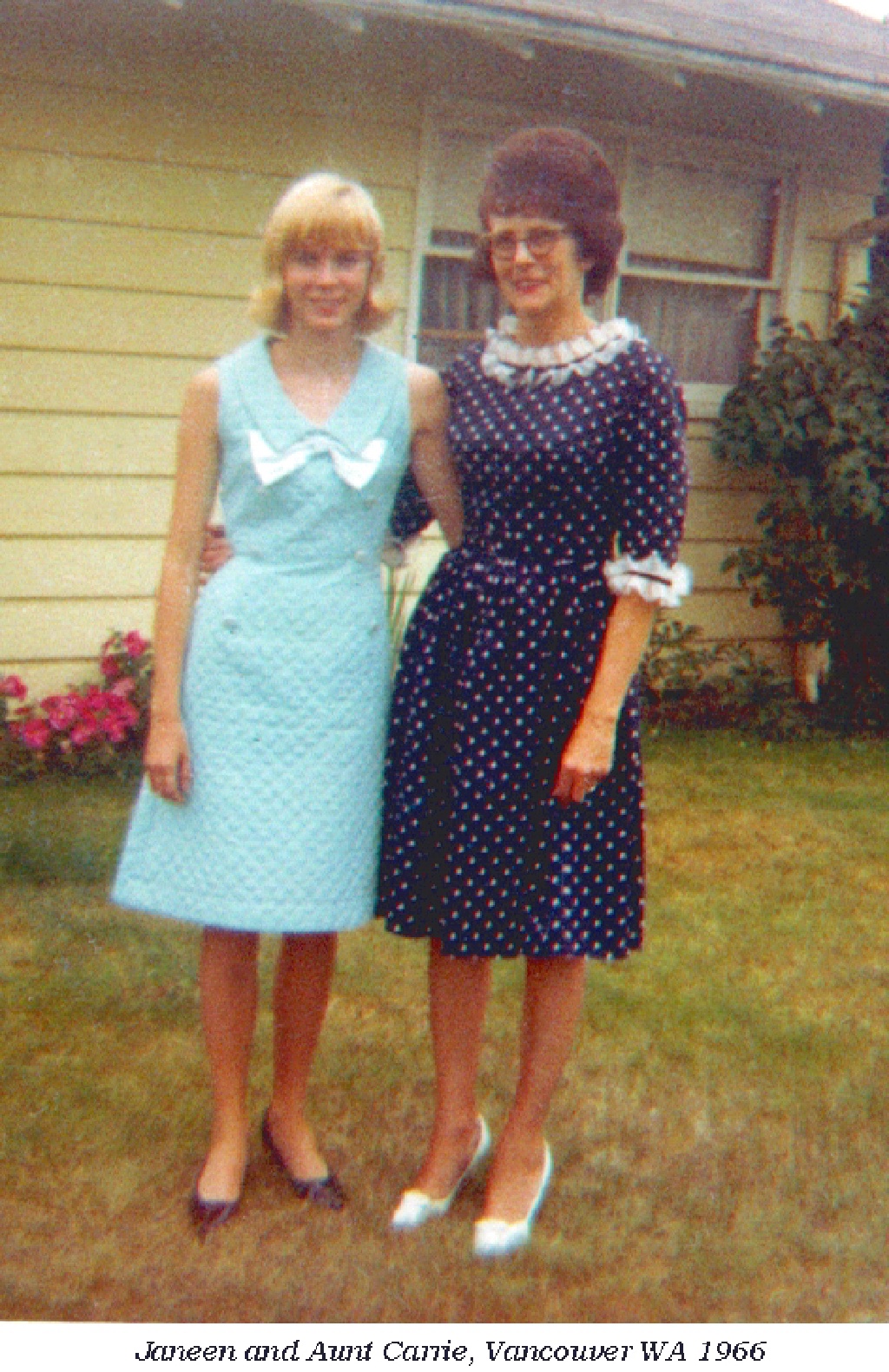 1966-07-Janeen-AuntCarrie-WA.jpg