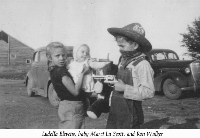 Janeen-Scott-Family-History/640x480_1946-Baby-Marci-Lydella-Ron.jpg