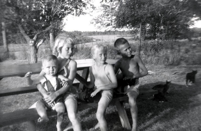 1954-08-1-Scott-kids.jpg