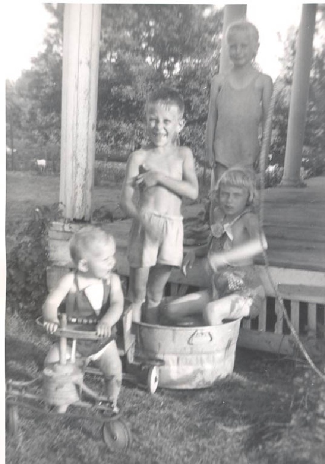 1954-08-4-Scott-Kids.jpg