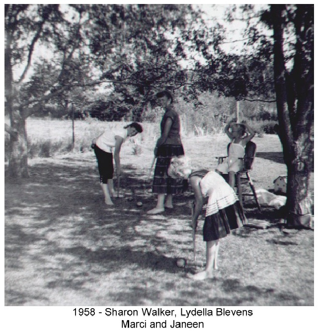 1958-Picnic-Sharon-Walker-Marci-Janeen.jpg