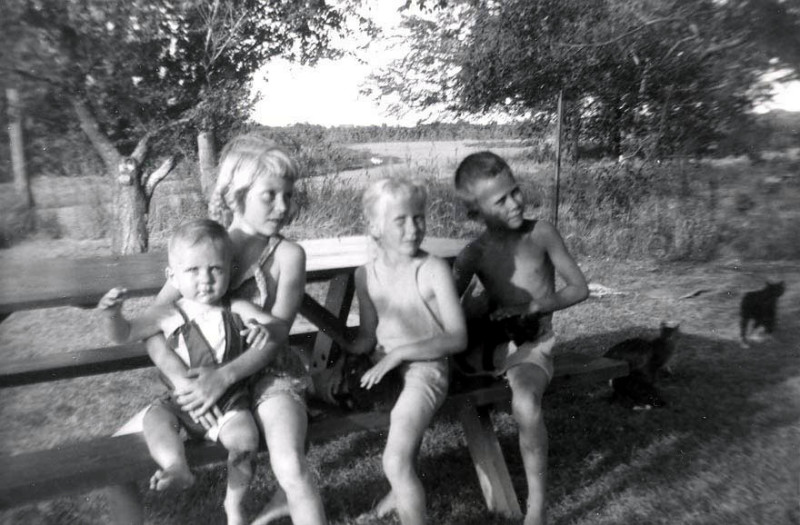 1954-08-1-Scott-kids.jpg