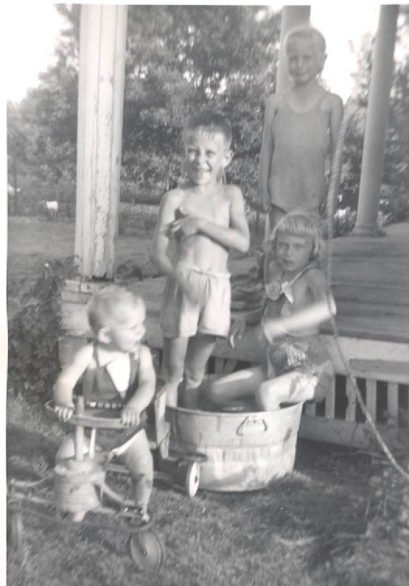1954-08-4-Scott-Kids.jpg