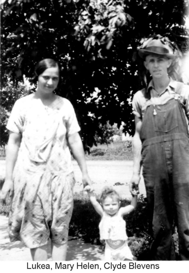 1928-Blevens-Family-Lukea-MH-Clyde.jpg