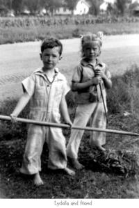 1945-Lydella-friend.jpg
