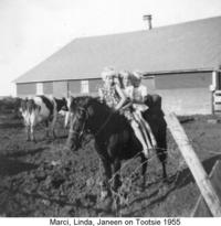 1955-07-Marci-Linda-Jan.jpg
