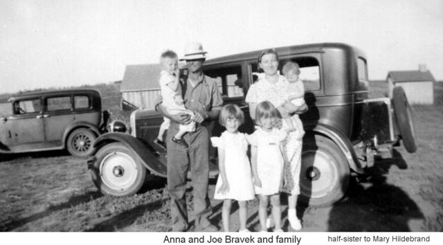 Jim-Hildebrand-Family-History/Mary-Petula-Family/640x480_1939-Anna-Joe-Bravek-their-children.jpg